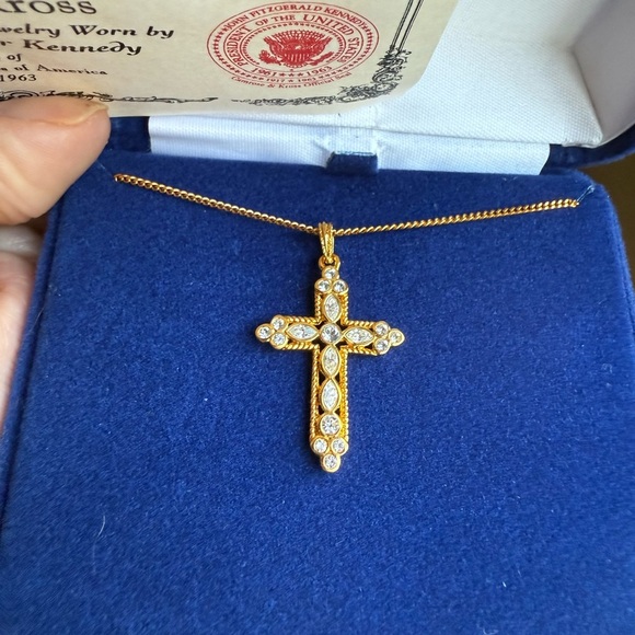 Vintage JBK Camrose & Kross Gold-Tone Cross Necklace w/ Original Box - Picture 4 of 5